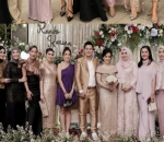 Dress Ungu Saat Kondangan
