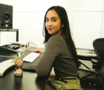 Look Natural Saat di Studio Rekaman