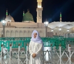 Atta Kenakan Busana Serba Putih
