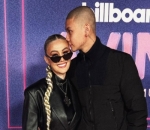 Pamer Kemesraan di Billboard Women in Music Awards