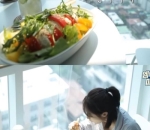 Makan Sambil Menikmati Pemandangan