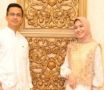 Pasangan Manis dan Kalem