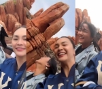 Keseruan Naik Roller Coaster