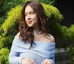 Artis Muda Naik Daun