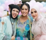 Keakraban Para Nenek