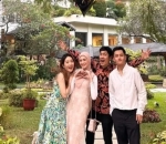 Pasangan Donita dan Adi Nugroho Juga Kondangan