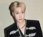 Lay EXO