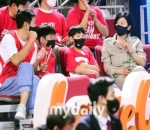 Family Time Nonton Pertandingan Olahraga