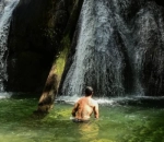 Mandi di Pulau Batanta
