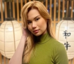 Penampilan Beda dengan Blonde