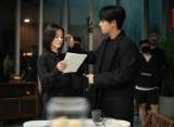Lee Do Hyun Spill Dialog Terbaiknya Saat Lihat Song Hye Kyo Lepas Baju di 'The Glory'