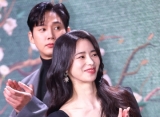 Lim Ji Yeon Ungkap Rasanya Beradegan Intim Dengan Park Sung Hoon di 'The Glory'