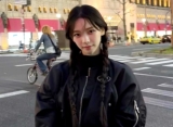 Ukuran Wajah Karina aespa Tuai Syok Gegara Pakai AirPods