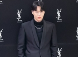 Kai EXO Raih Dua Trofi Kemenangan dengan 'Rover', Nangis dan Tak Nyangka