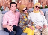 Pose Ganjal Tangan Adik Syahrini Pegang Paha Reino Barack Kembali Digunjing