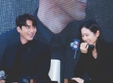Potret Diduga Hyun Bin Gendong Putranya Viral Usai Rumor Diceraikan Son Ye Jin