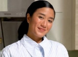 Usai Cantik Ala Princess, Chef Renata Moeloek Kocak Pakai Helm Kegedean Mirip Figur Lego