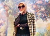 Pose Syahrini Bak Sengaja Pamer Jejeran Gelang Hingga Cincin di Tangan Disorot Abis-abisan