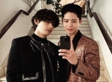 Selfie Separuh Wajah V BTS Bareng Park Bo Gum Diagungkan Bak Karya Seni