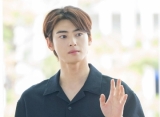 Cha Eun Woo ASTRO Masih Nuansa Hitam Kala Pulang Korea