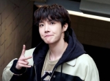 Fans Kecewa J-Hope Dapat Jatah Nyanyi Paling Sedikit di Lagu Baru BTS 'Take Two'