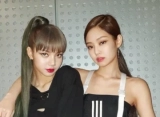 Mama Jennie dan Lisa Gandengan Nonton BLACKPINK, Ternyata Bukan Dari Konser 'BORN PINK'