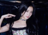 Jisoo BLACKPINK Buktikan Pengaruh di PFW 2023, Kedekatan Dengan Istri Presiden Prancis Tak Terduga