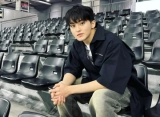  Outfit Mark Lee di Teaser NCT 127 'Fact Check' Dibuat Jauh Lebih Sopan dari Model Asli
