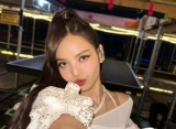Lisa BLACKPINK Tertangkap Kamera Joget Seksi di After Party Kabaret Crazy Horse