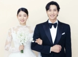 Park Shin Hye Gunakan Foto Masa Kecil untuk Singkap Visual Sang Putra