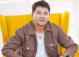 Komedian Jun Hyun Moo Tanggapi Rumor Menikah Gegara Pakai Cincin di Jari Manis