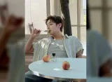 Pesona Manis Park Jihoon di Bandara, Bikin Knetz Terpukau