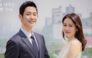 Foto Adegan 'Pretty Noona' Dirilis, Jung Hae In-Son Ye Jin Bakal Ciuman di Lift