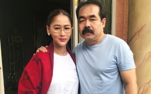 Temani Anak Ujian Taekwondo, Kesederhanaan Inul Daratista dan Suami Dipuji Netter