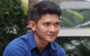 Iko Uwais Diwawancara Media Luar, Sosok Wanita Gigit Jari Ini Bikin Netter Kesal