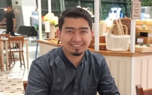 Akhirnya Klarifikasi Soal Video Call Ustadz Solmed, Wanita Cantik Ini Malah Dicibir