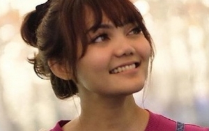 Rina Nose Ajak Publik Lebih Dekat Dengannya Lewat Aplikasi Online