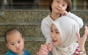 Zaskia Adya Mecca Ungkap Kepribadian Anak-anaknya
