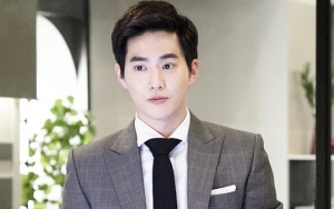 Dandan Ala Bad Boy, Awas Kesengsem Gantengnya Suho di 'Rich Man'