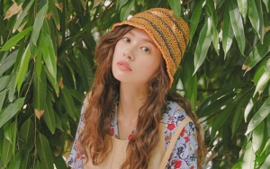 Pemotretan Cantik, Jung So Min Ceria Makan Es Krim di Bali