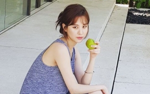 Santai Pose Nyeker di Bali, Seohyun Dipuji Tetap Cantik
