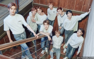 Serunya NCT 127 Belajar Bikin Kimbap di LA, Simak Foto-Fotonya