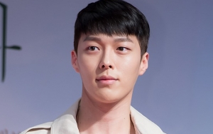 Jadi Polisi, Gantengnya Jang Ki Yong di 'Come and Hug Me' Bikin Meleleh