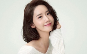 Seriusnya Yoona Rekaman Lagu Bareng Lee Sang Soon di 'Hyori's BnB' 