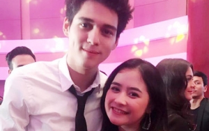 Datang ke Nikahan Raditya Dika Tanpa Maxime, Prilly Latuconsina Digoda Netter