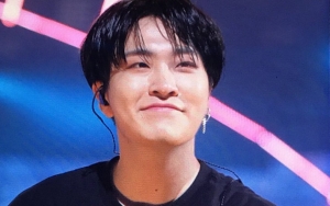 Wajah Youngjae Dilempari Benda Saat Konser GOT7, Fans Berang