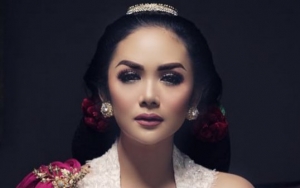 Buru-Buru Mau Tampil, Krisdayanti Sampai Lewat Dapur Hotel