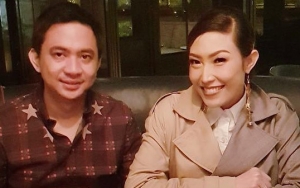 Bahas Soal Berat Badan, Kocaknya Obrolan Ayu Dewi dan Sang Suami