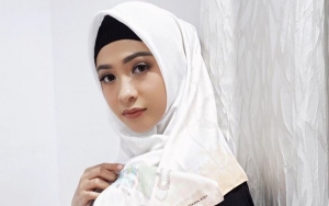 Kini Berhijab, Poppy Bunga Sempat Takut Tak Laku Jadi Artis