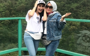Tampil Tanpa Makeup, Ibu Ayu Ting Ting Banjir Pujian Cantik Natural
